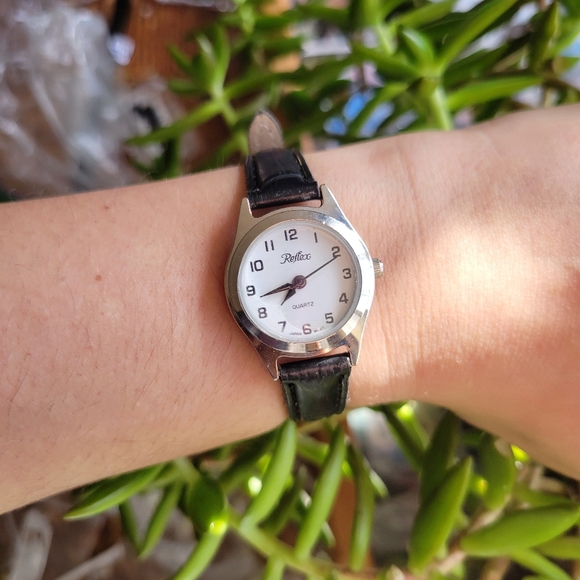 Vintage Reflex Quartz Watch - Picture 6 of 9